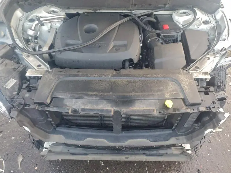 2019 VOLVO XC90 T6 MOMENTUM  