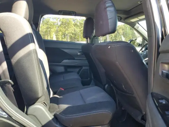 2018 MITSUBISHI OUTLANDER SE