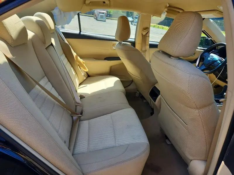 2016 TOYOTA CAMRY LE  