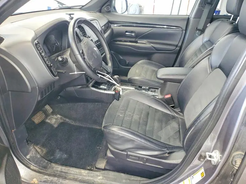 2019 MITSUBISHI OUTLANDER SE  