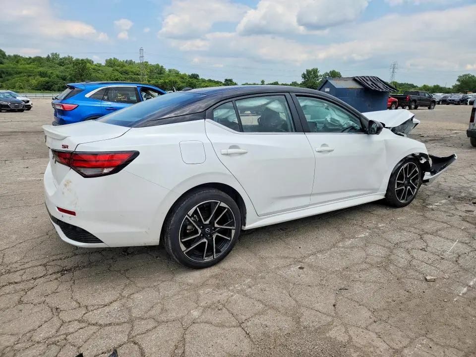 2025 NISSAN SENTRA SR  