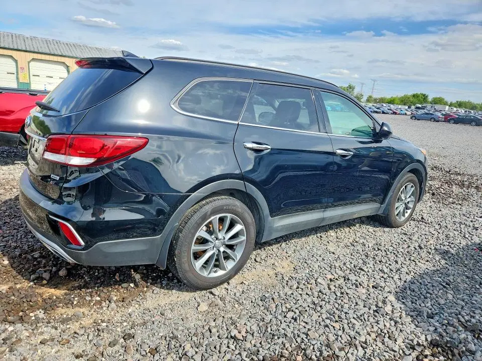 2018 HYUNDAI SANTA FE SE  