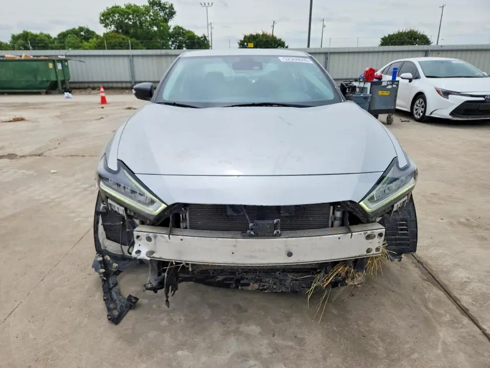 2021 NISSAN MAXIMA SV  