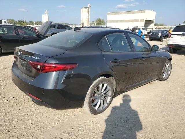 2022 ALFA ROMEO GIULIA SUPER  