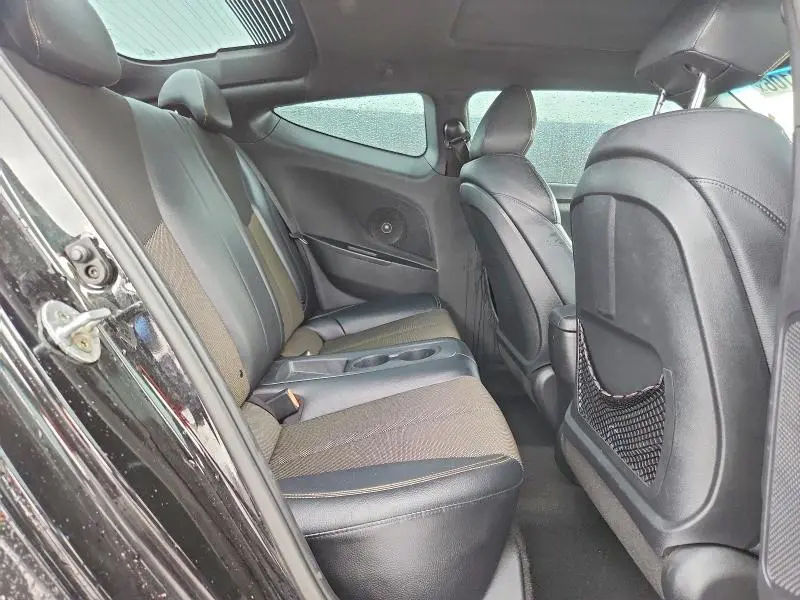 2016 HYUNDAI VELOSTER BASE  