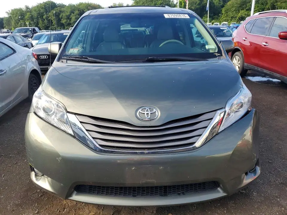 2013 TOYOTA SIENNA XLE 8-PASSENGER  