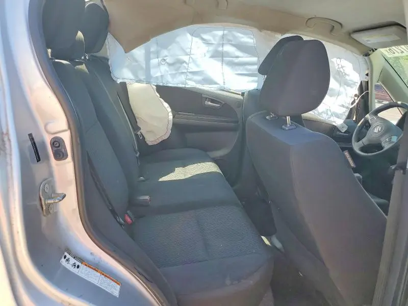 2013 SUZUKI SX4 LE  