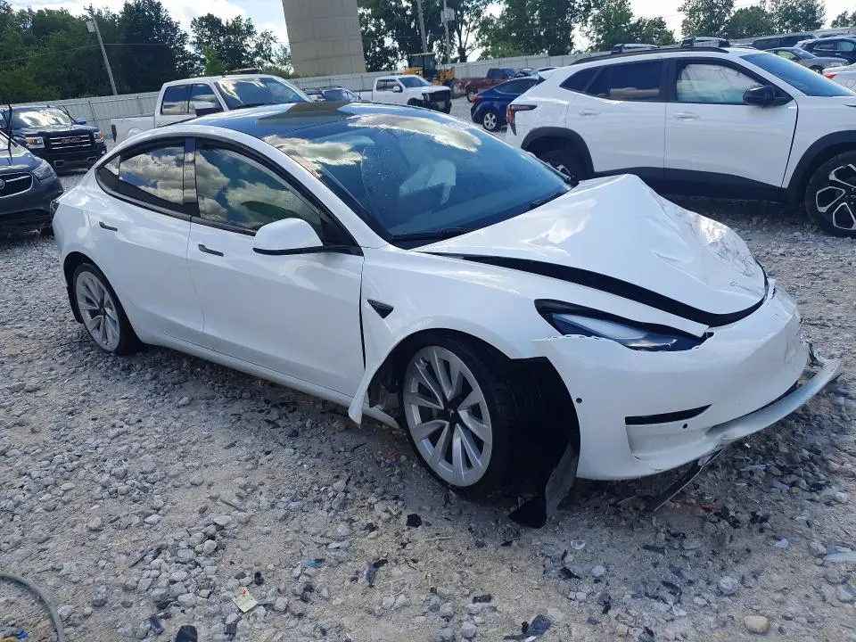 2022 TESLA MODEL 3   