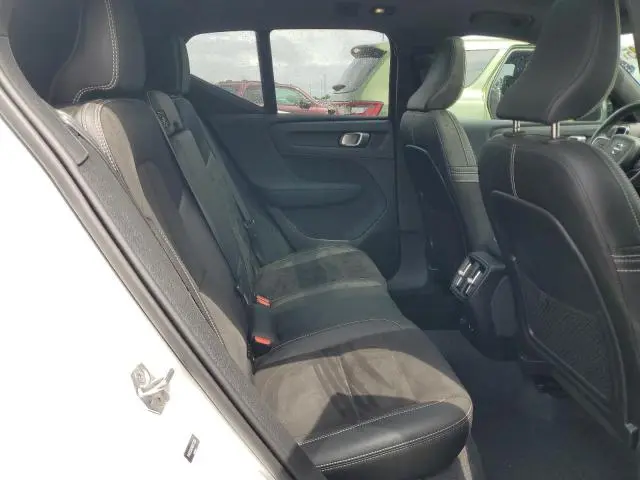 2022 VOLVO XC40 P8 RECHARGE PLUS  