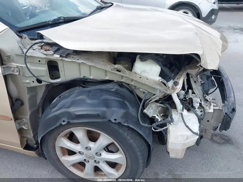 2011 TOYOTA CAMRY LE