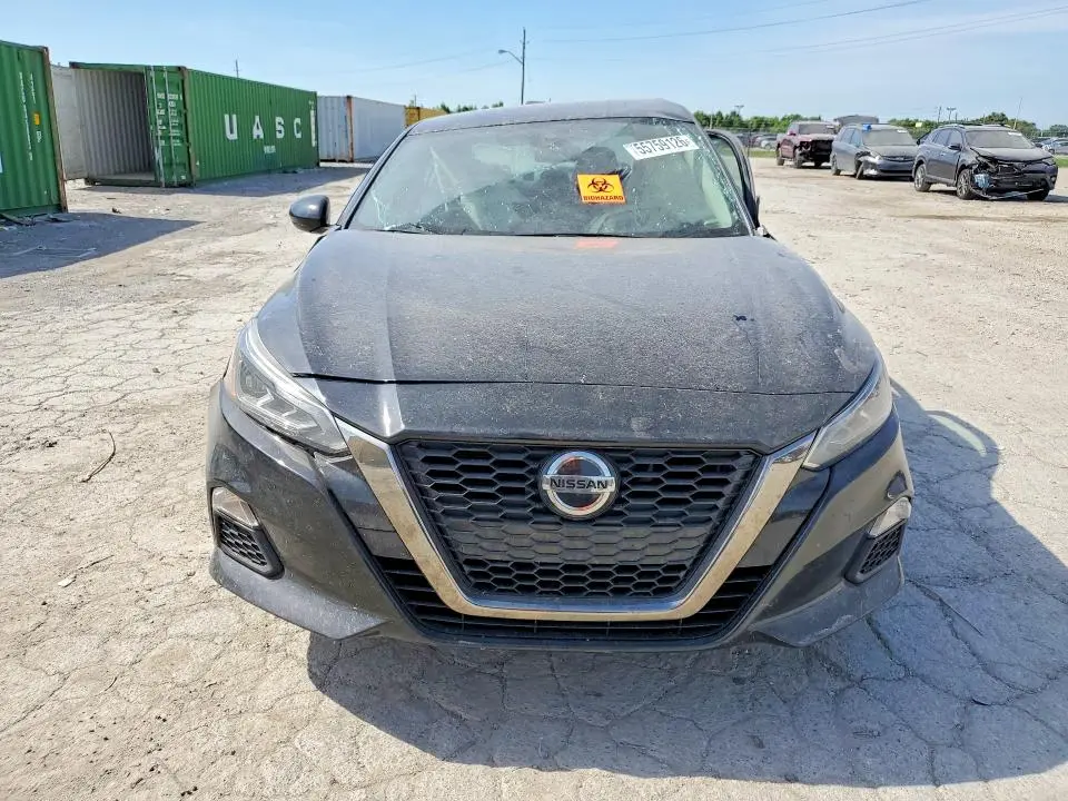 2021 NISSAN ALTIMA SR  
