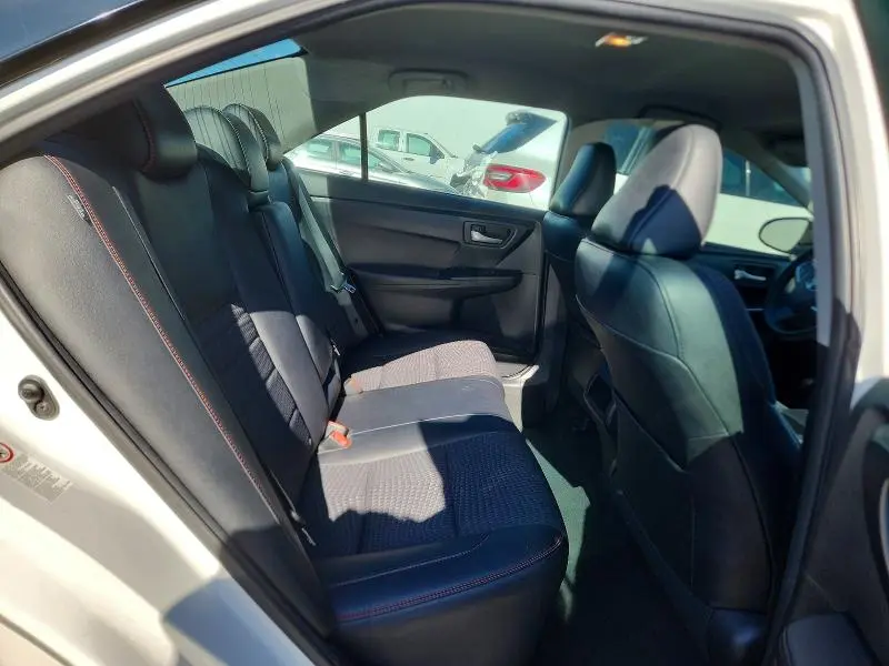 2015 TOYOTA CAMRY LE  
