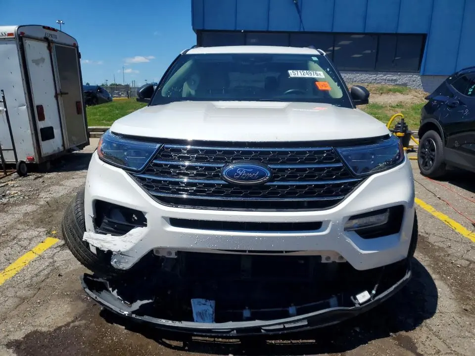 2022 FORD EXPLORER XLT  