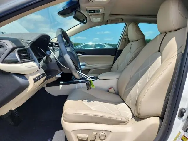 2019 TOYOTA CAMRY XLE V6  