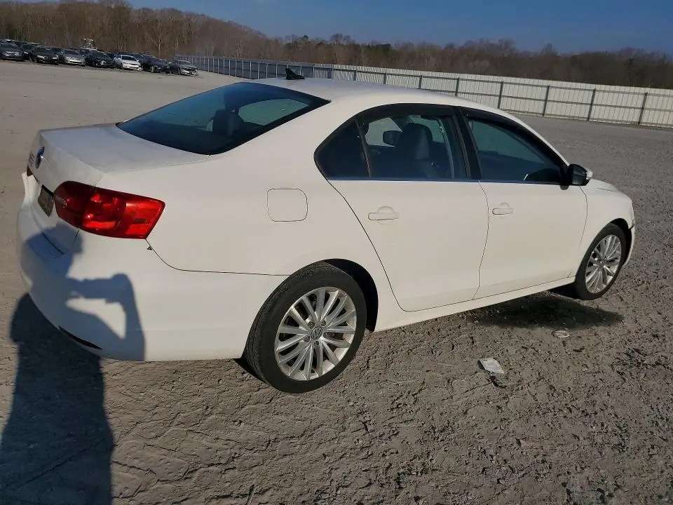 2011 VOLKSWAGEN JETTA SEL  