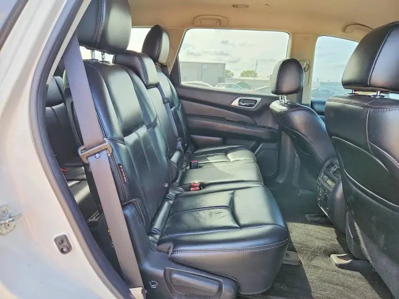 2018 NISSAN PATHFINDER SL  