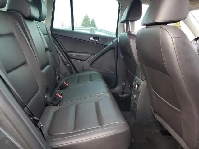 2013 VOLKSWAGEN TIGUAN S  