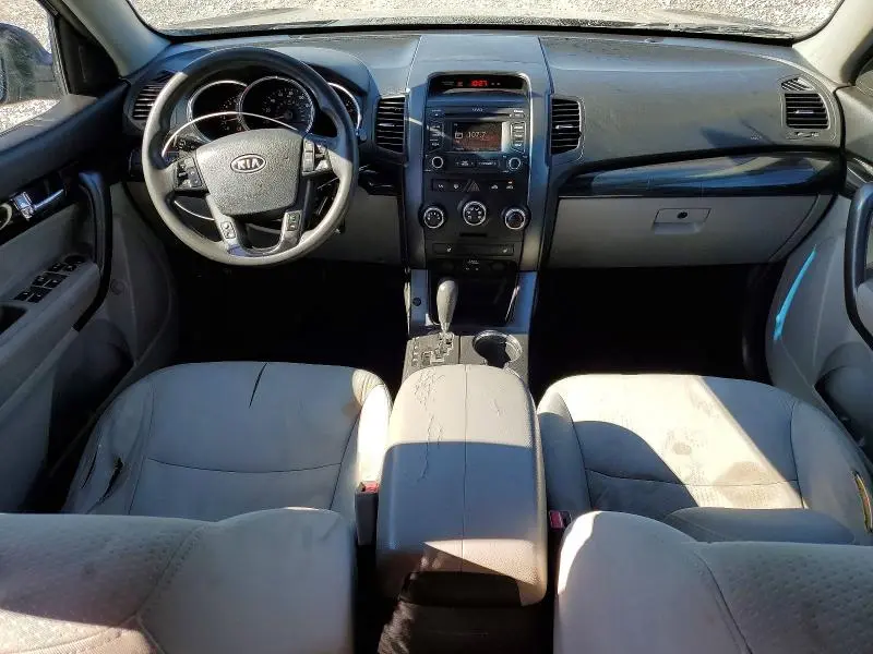 2013 KIA SORENTO LX  