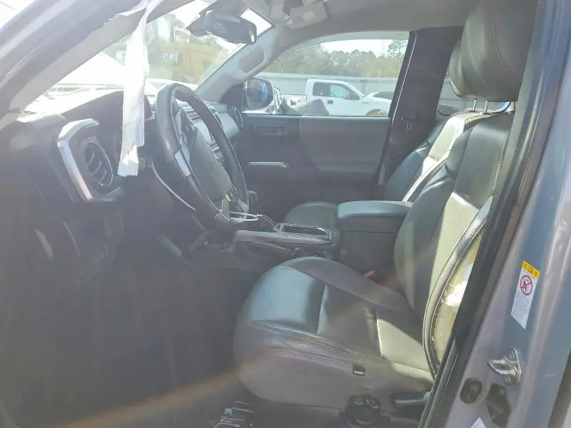 2019 TOYOTA TACOMA SR5 V6  