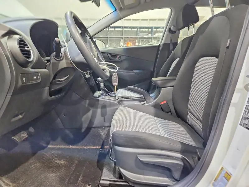 2021 HYUNDAI KONA SE  