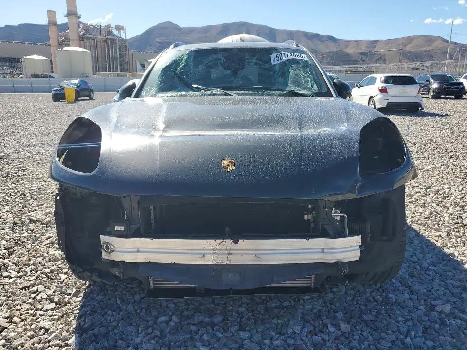 2019 PORSCHE MACAN   
