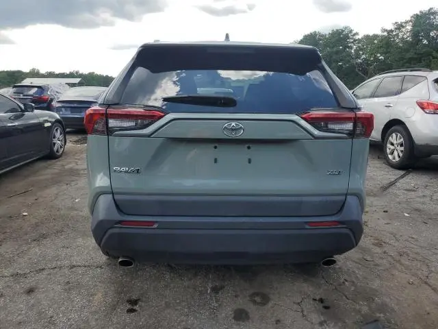 2020 TOYOTA RAV4 XLE  