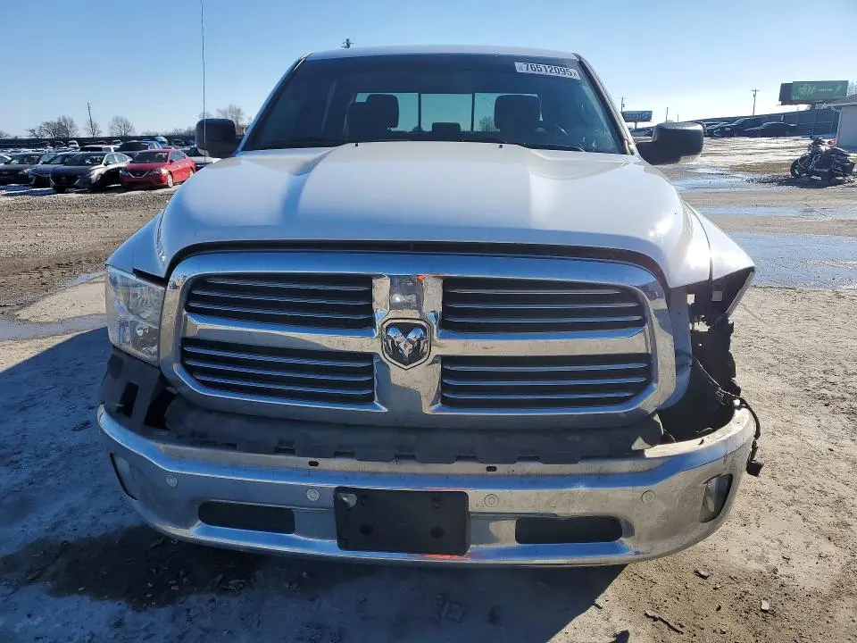 2017 RAM 1500 SLT  