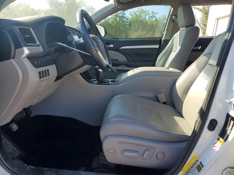 2017 TOYOTA HIGHLANDER XLE  