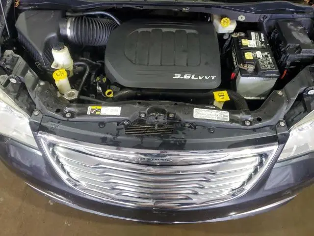 2013 CHRYSLER TOWN & COUNTRY TOURING  