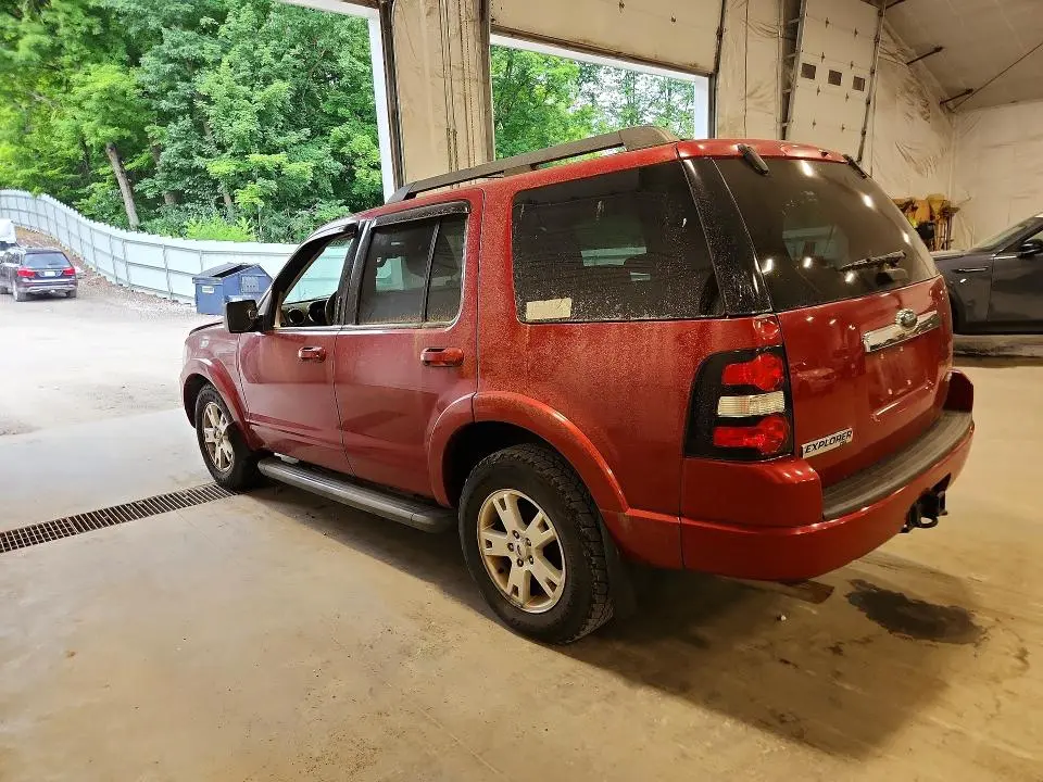 2010 FORD EXPLORER XLT  