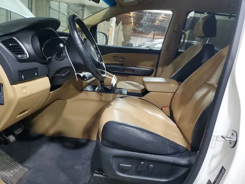 2017 KIA SEDONA LX  
