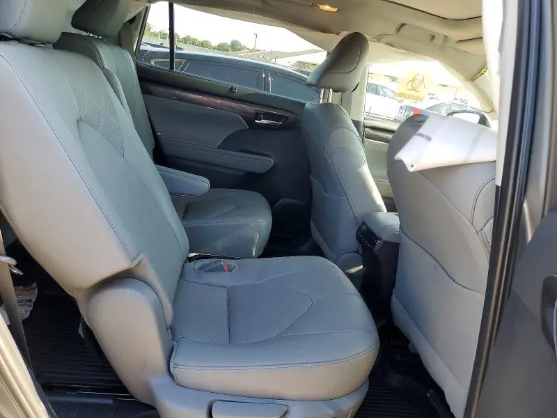 2025 TOYOTA HIGHLANDER PLATINUM  