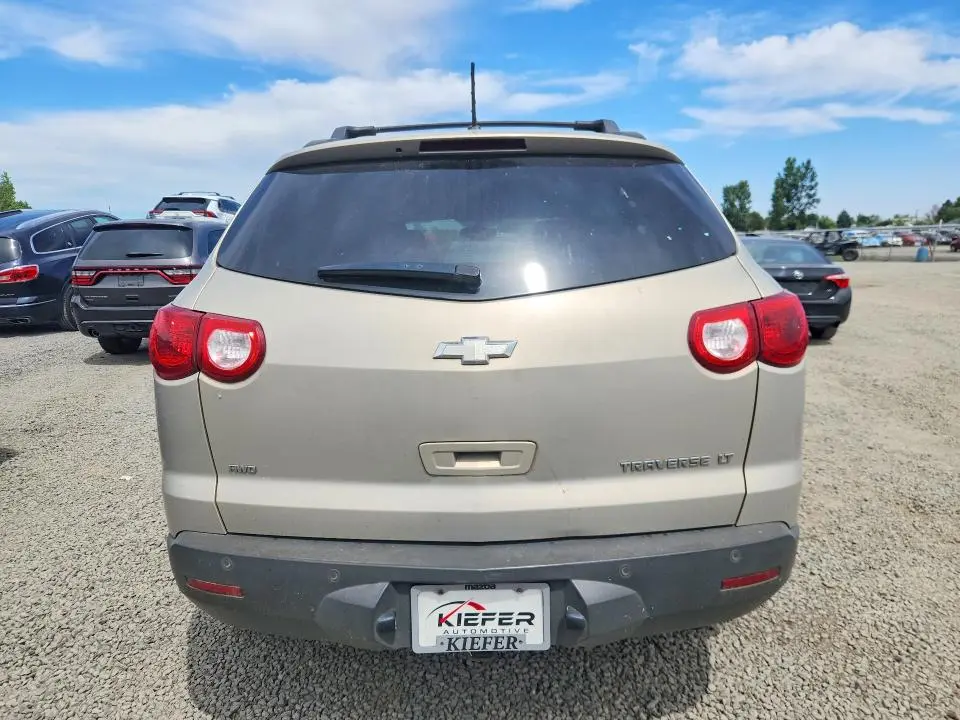 2011 CHEVROLET TRAVERSE LT  