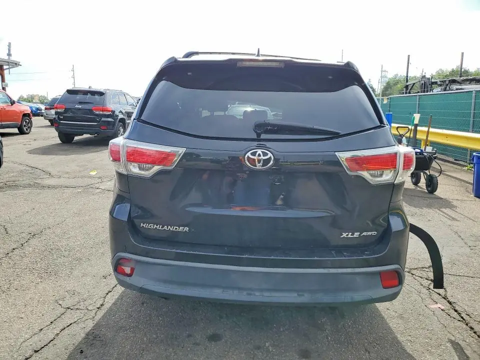 2015 TOYOTA HIGHLANDER XLE  