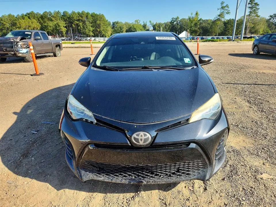 2018 TOYOTA COROLLA SE  