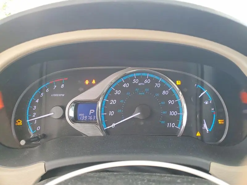 2011 TOYOTA SIENNA LIMITED 7-PASSENGER  