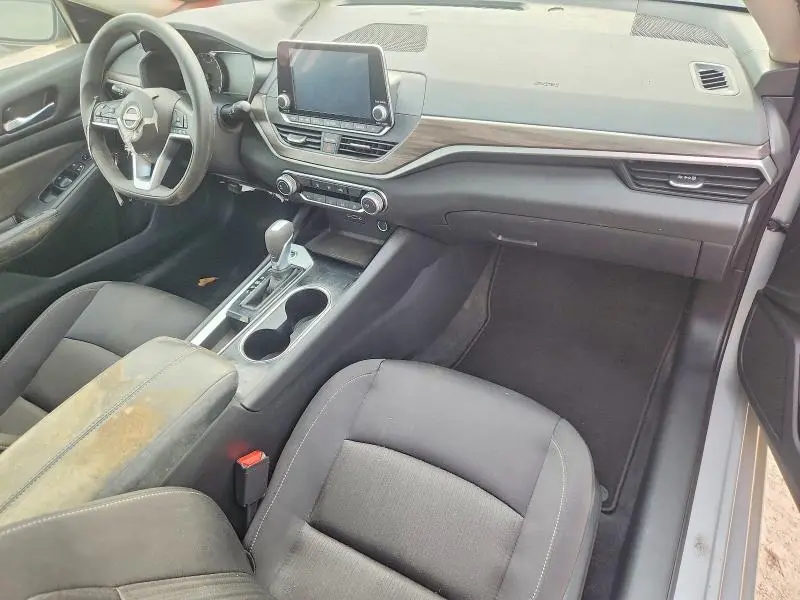 2024 NISSAN ALTIMA SV  