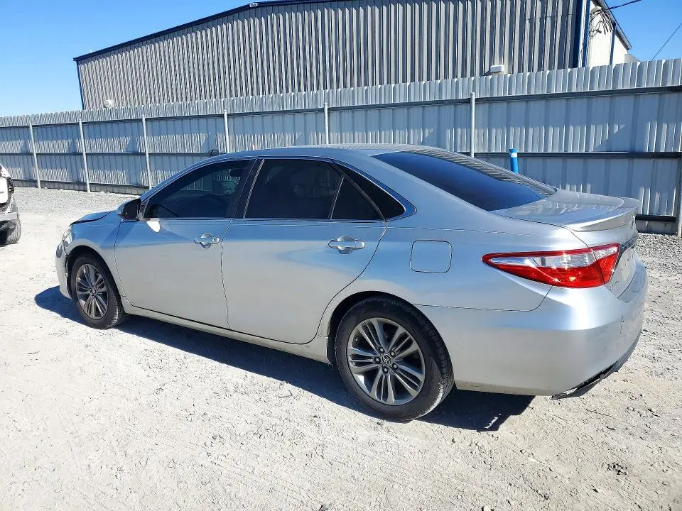 2015 TOYOTA CAMRY SE  