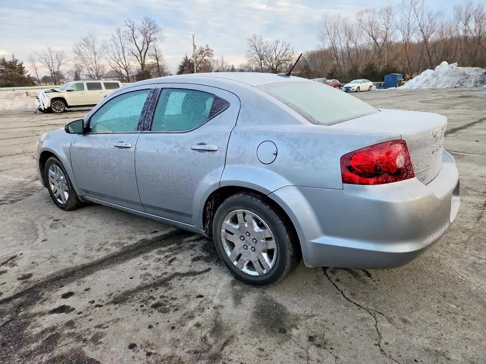 2013 DODGE AVENGER SE  