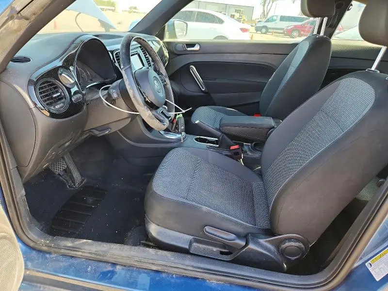 2019 VOLKSWAGEN BEETLE S  