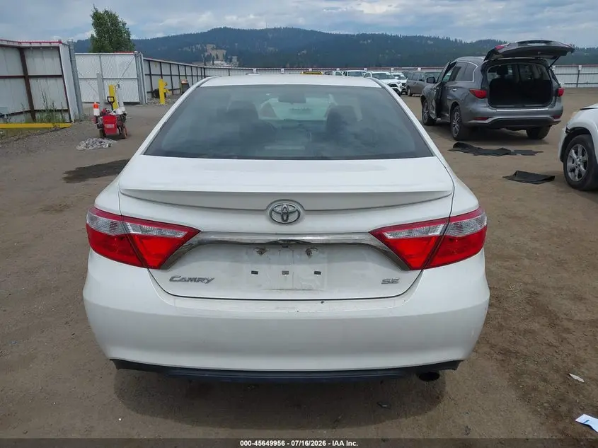 2016 TOYOTA CAMRY SE