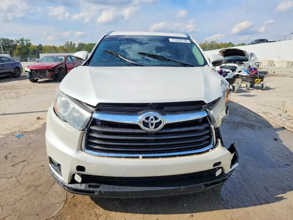 2016 TOYOTA HIGHLANDER XLE  