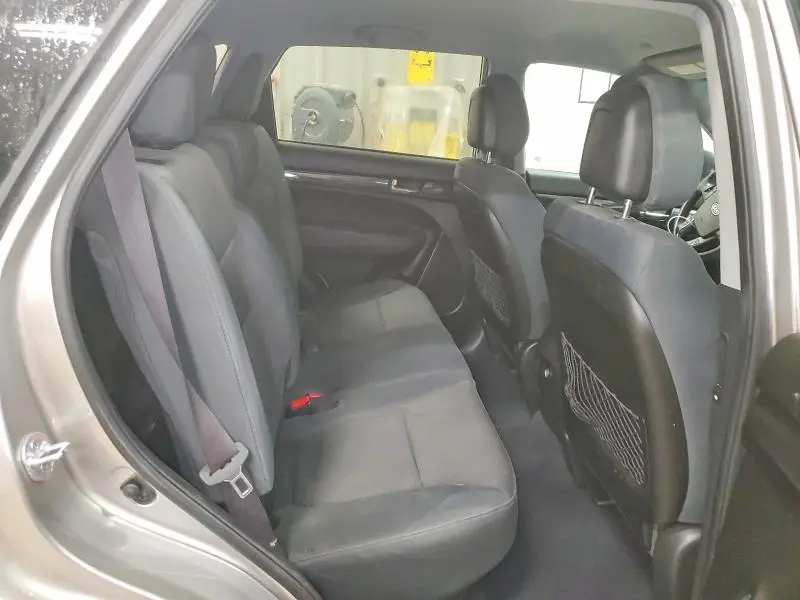2013 KIA SORENTO LX  