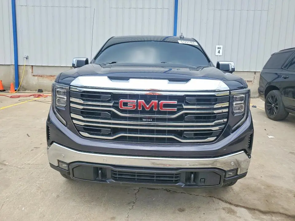 2022 GMC SIERRA K1500 SLT  
