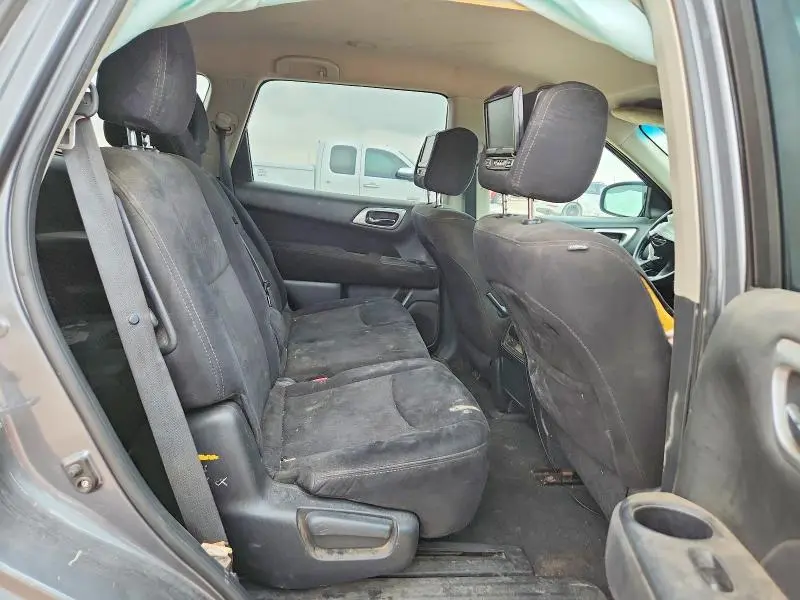 2015 NISSAN PATHFINDER SV  