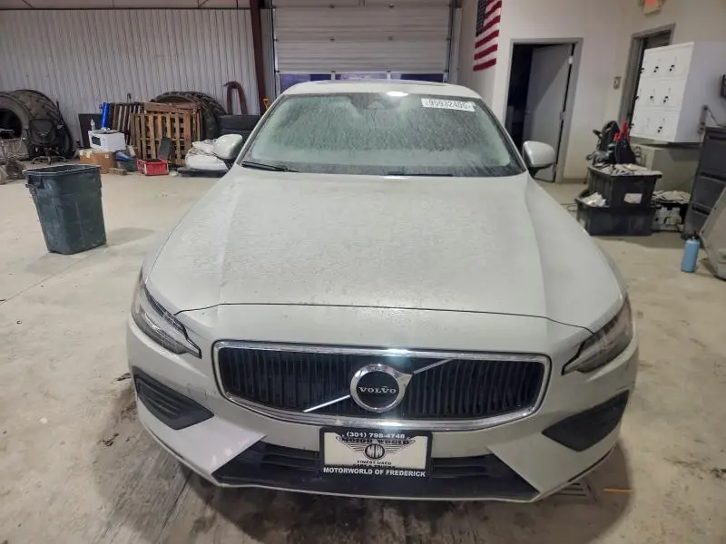 2019 VOLVO S60 T6 MOMENTUM  