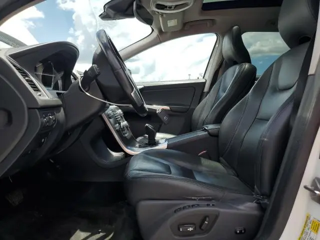 2016 VOLVO XC60 T5 PREMIER  