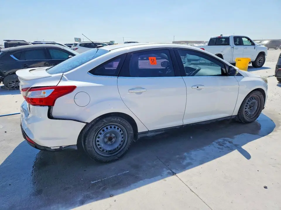 2012 FORD FOCUS TITANIUM  