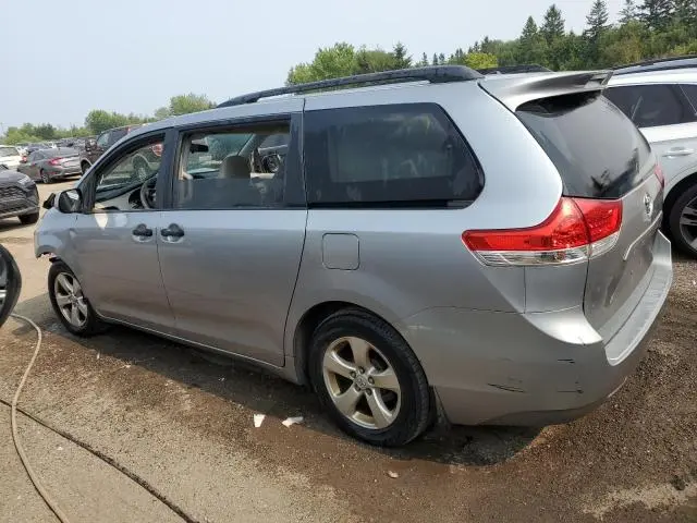 2011 TOYOTA SIENNA   