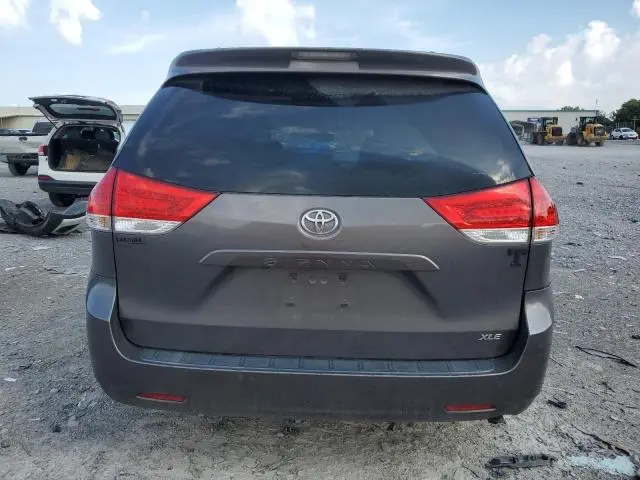2011 TOYOTA SIENNA XLE  